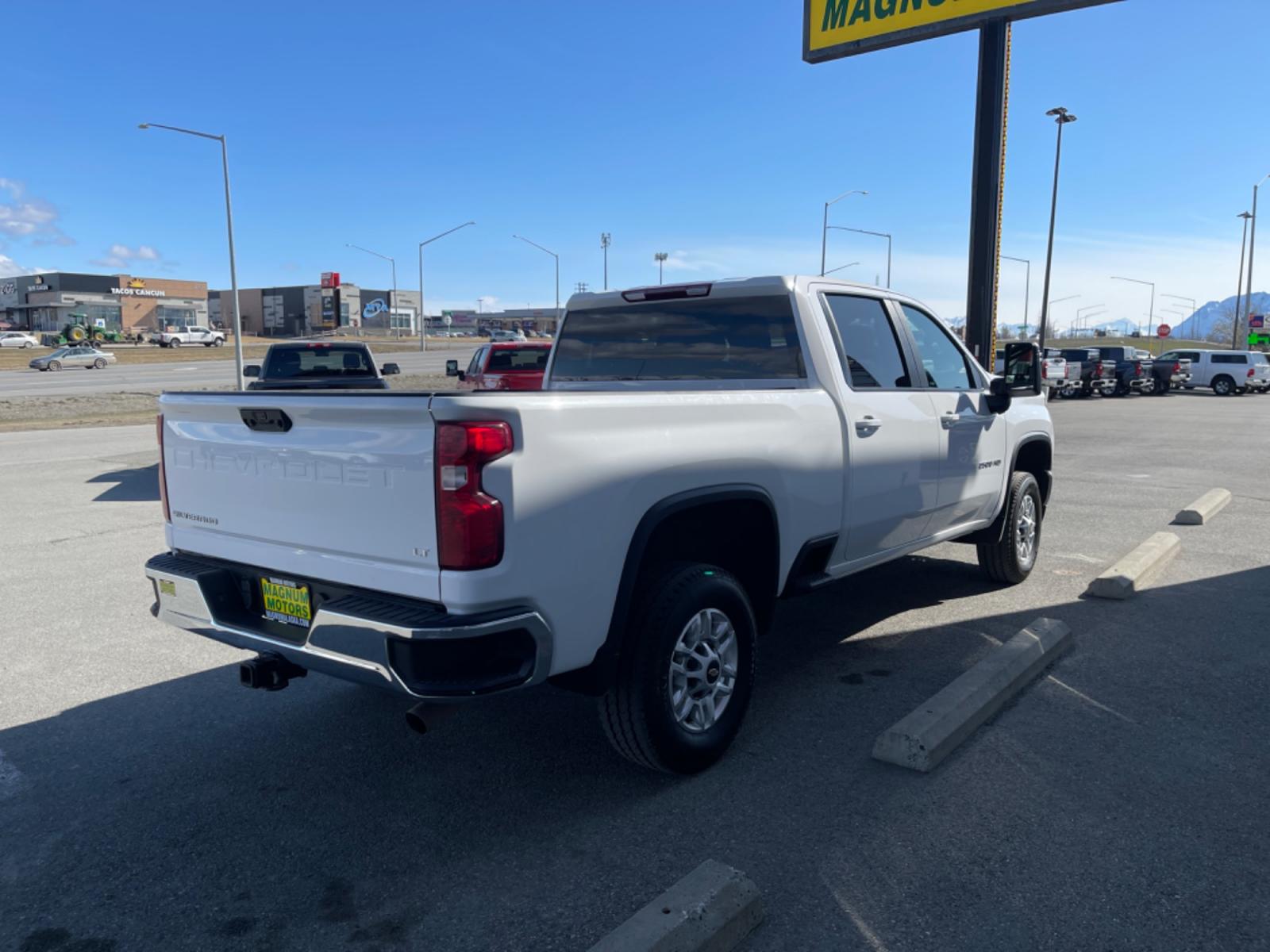 2022 WHITE CHEVROLET SILVERADO 2500H LT (2GC4YNE76N1) with an 6.6L engine, Automatic transmission, located at 1960 Industrial Drive, Wasilla, 99654, (907) 274-2277, 61.573475, -149.400146 - Photo #3